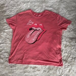 Time and Tru Red Graphic Short Sleeve Tee